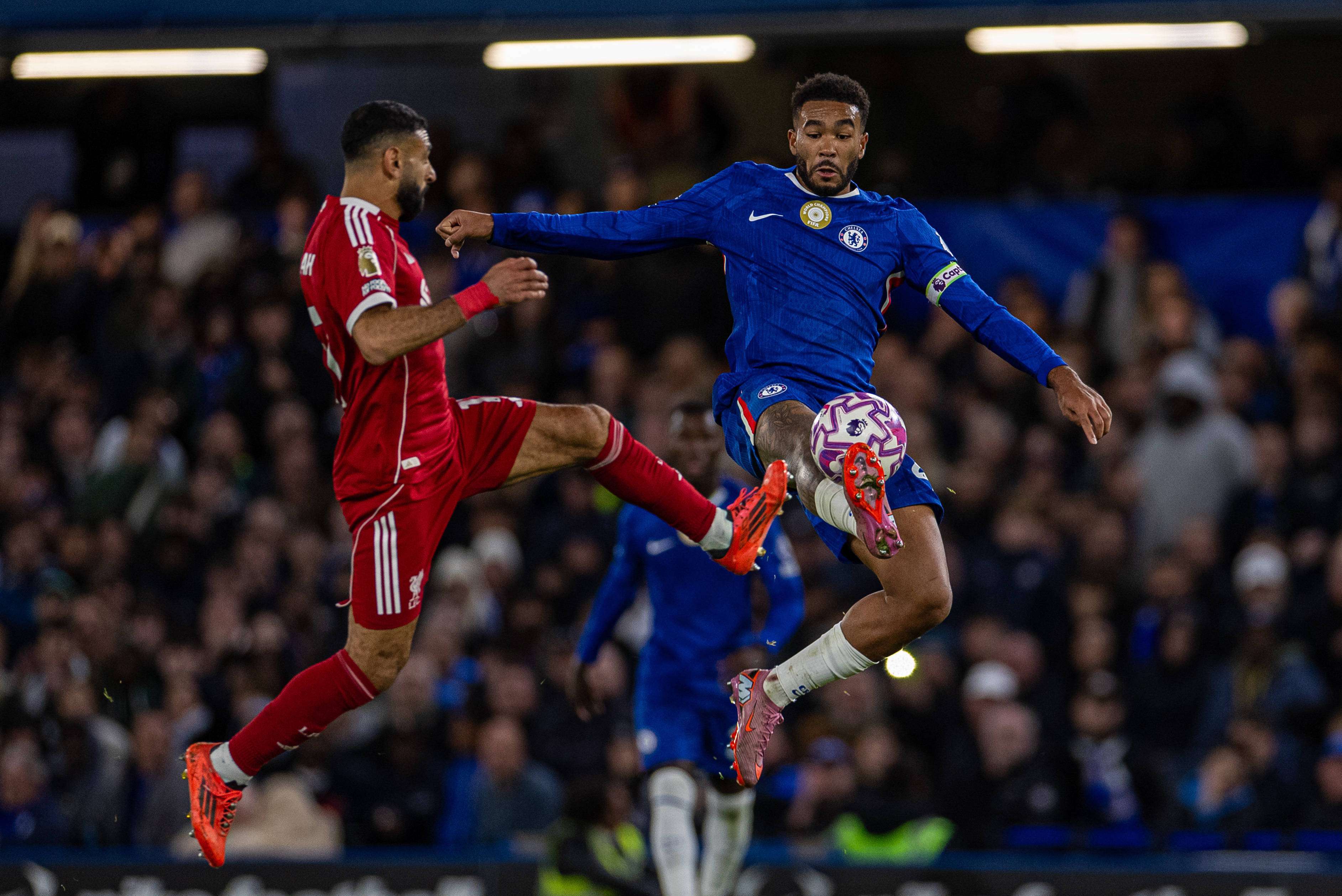 开云官网-西汉姆联主场逼平切尔西，抢得一分